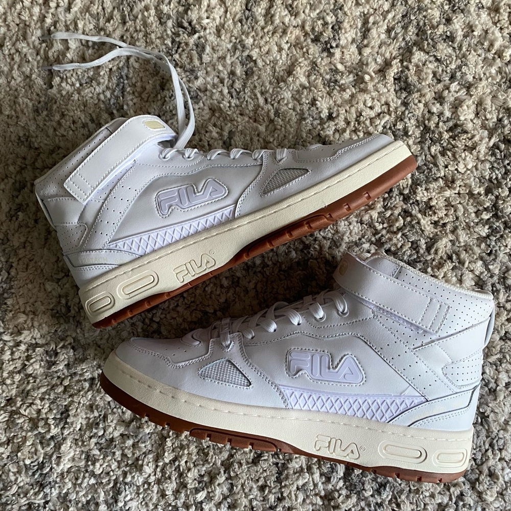 NIB Fila Teratach 600 Mid Leather Sneakers - Picture 2 of 7